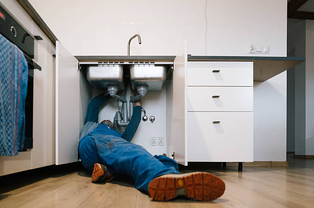 Professional Leak Detection technician working in Sarasota, FL